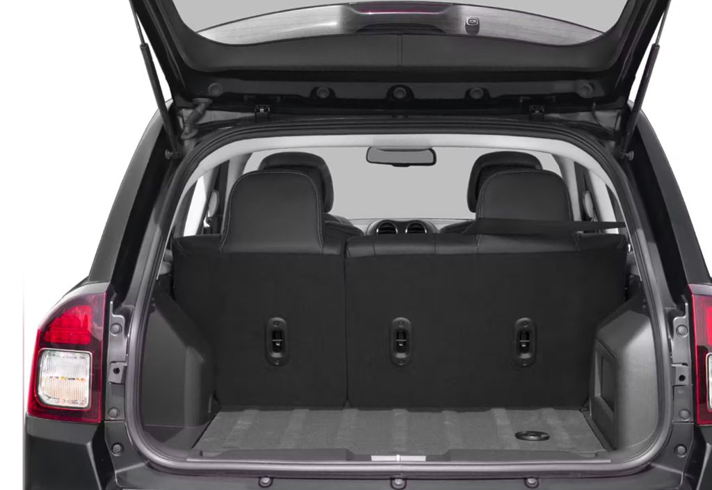 2017 Jeep Compass Image 10