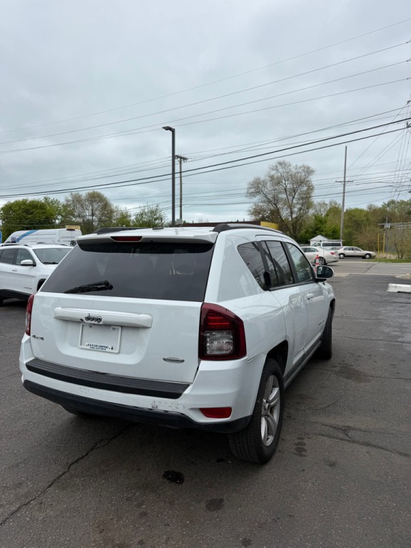 2017 Jeep Compass Image 5