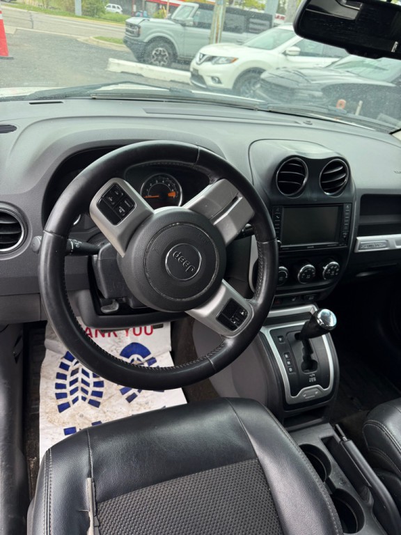 2017 Jeep Compass Image 9