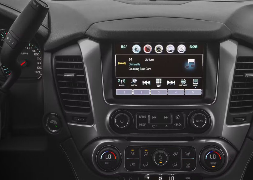 2016 Chevrolet Suburban Image 5