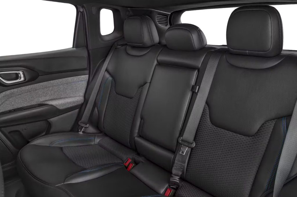 2025 Jeep Compass Image 9