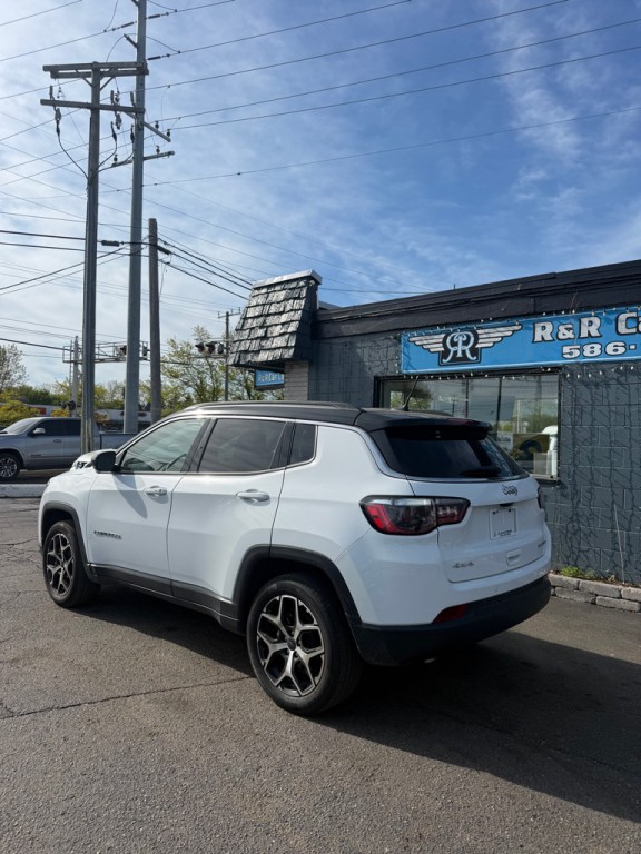 2025 Jeep Compass Image 3