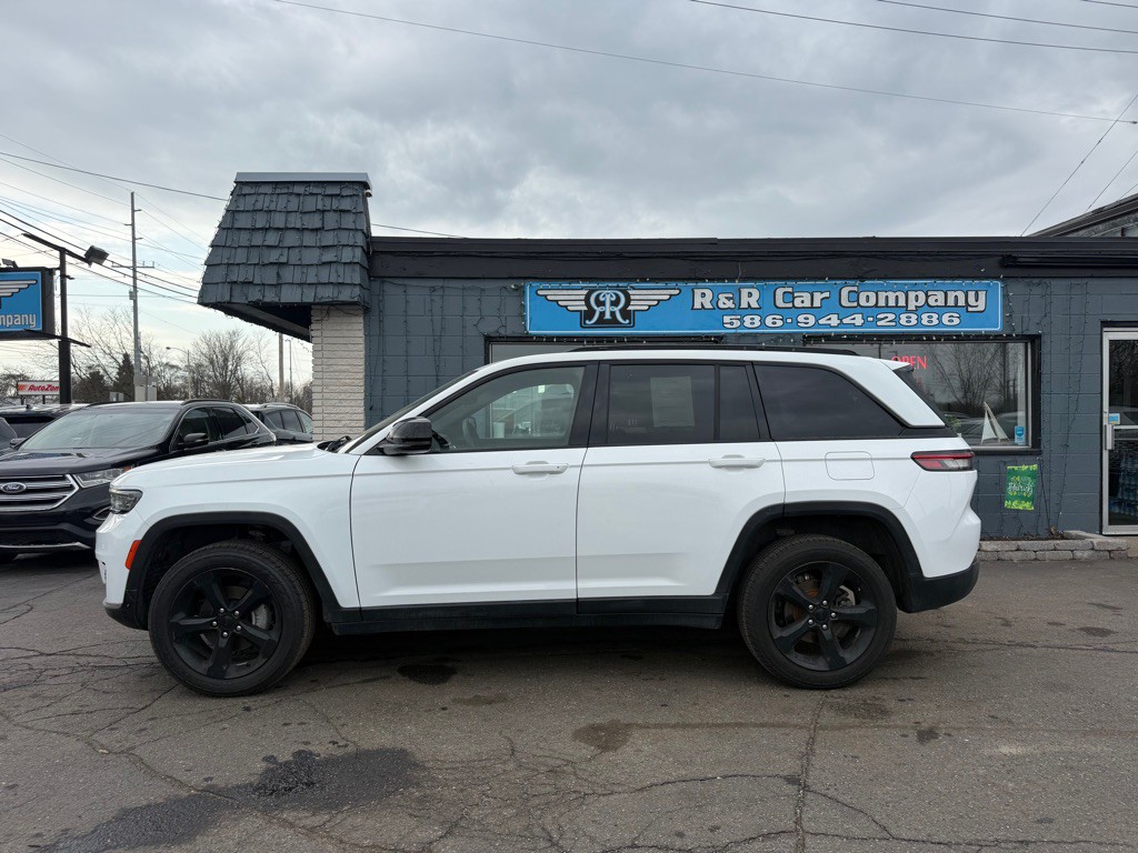2023 Jeep Grand Cherokee Image 2