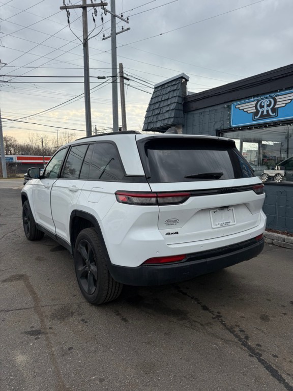 2023 Jeep Grand Cherokee Image 3