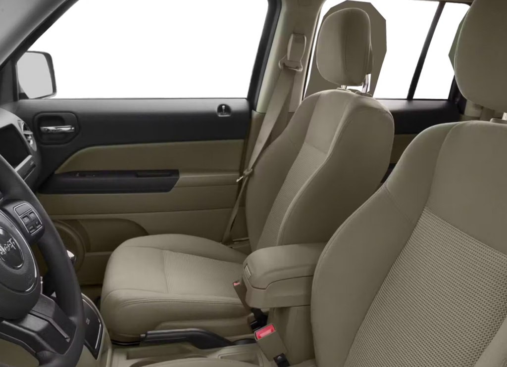 2017 Jeep Patriot Image 8