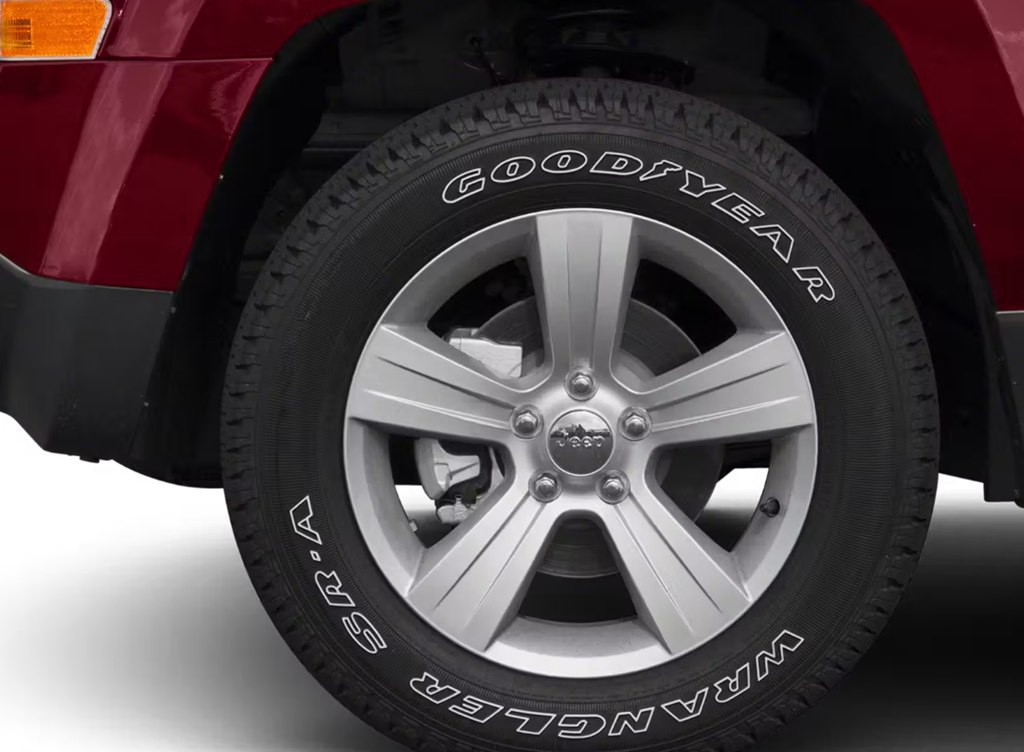 2017 Jeep Patriot Image 12