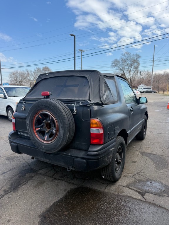 2002 Chevrolet Tracker Image 5