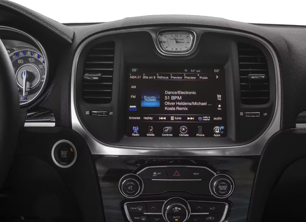 2015 Chrysler 300 Image 5