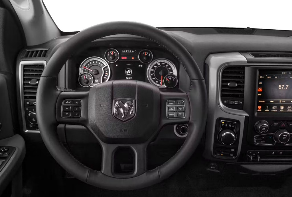2015 RAM 1500 Image 4