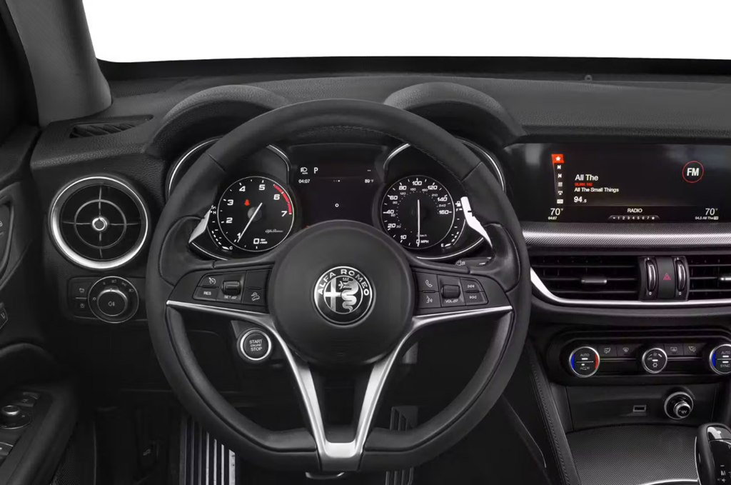 2018 Alfa Romeo Stelvio Image 4