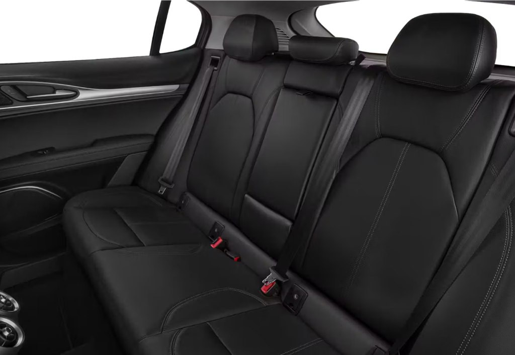 2018 Alfa Romeo Stelvio Image 9