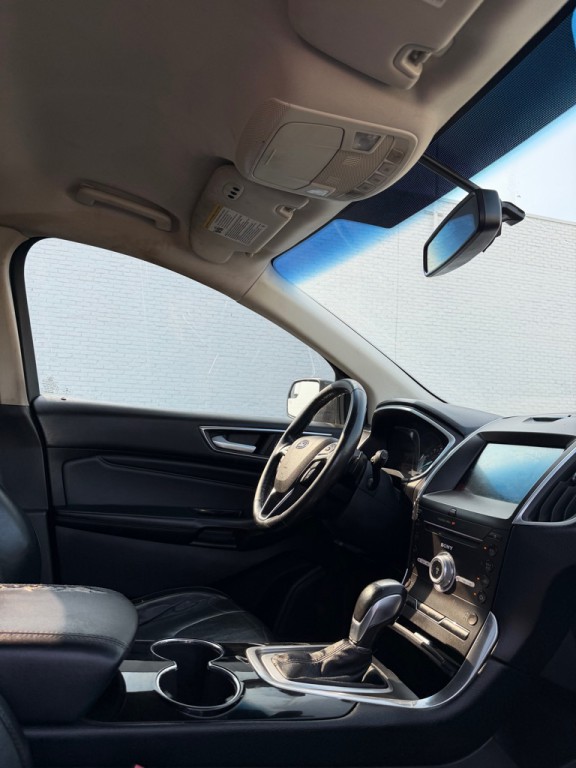 2017 Ford Edge Image 9