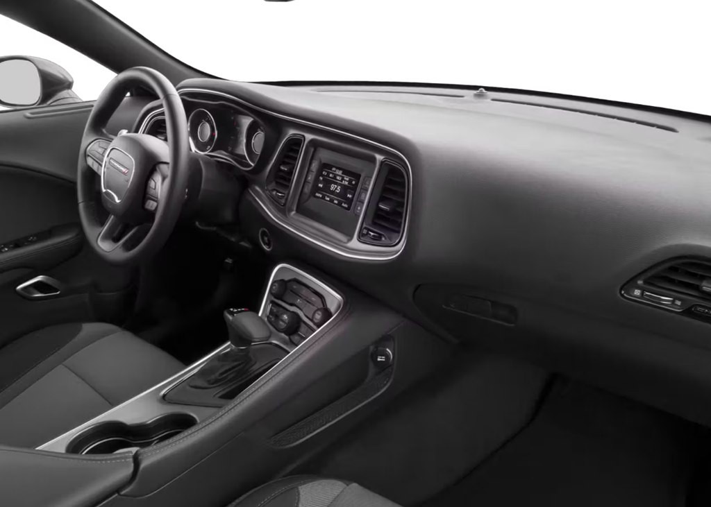 2015 Dodge Challenger Image 6