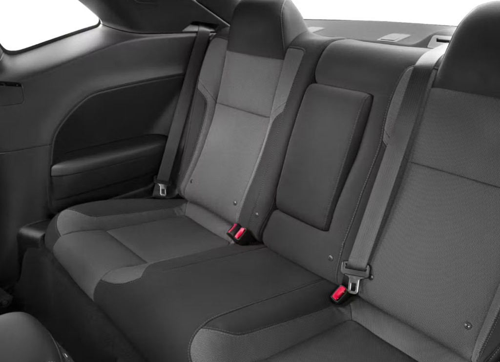 2015 Dodge Challenger Image 9