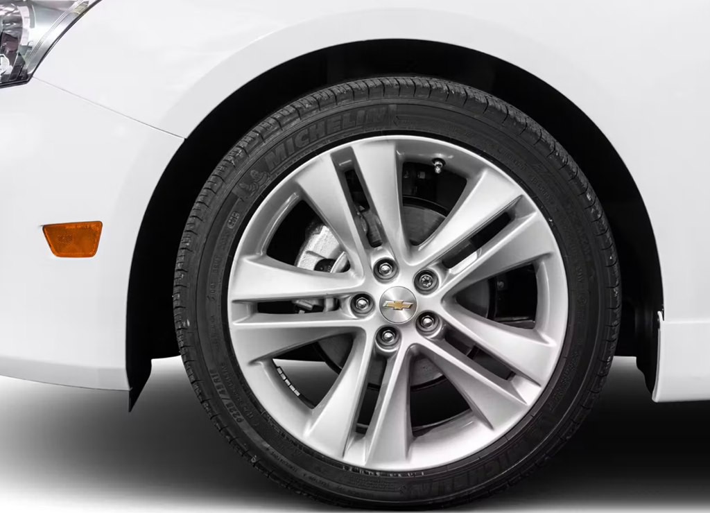 2015 Chevrolet Cruze Image 12