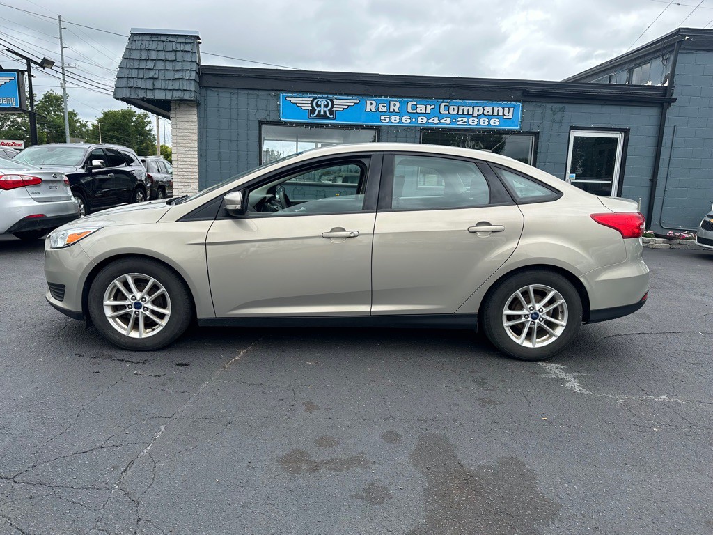 2016 Ford Focus Image 2