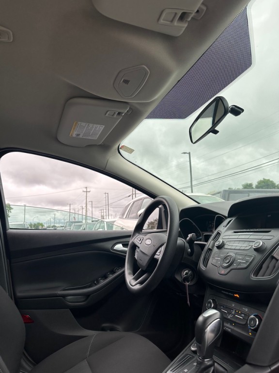 2016 Ford Focus Image 9