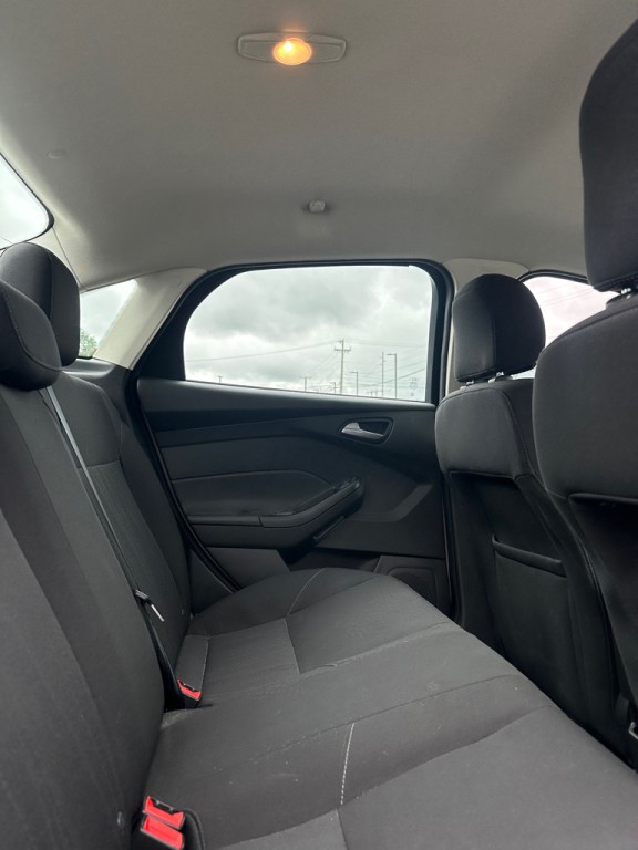 2016 Ford Focus Image 10