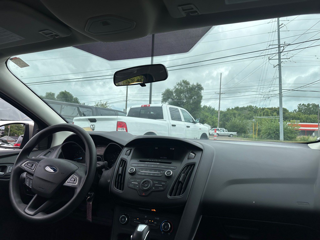 2016 Ford Focus Image 11