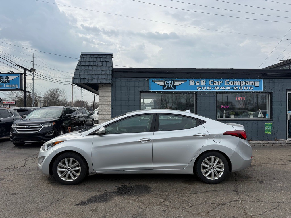 2014 Hyundai Elantra Image 2