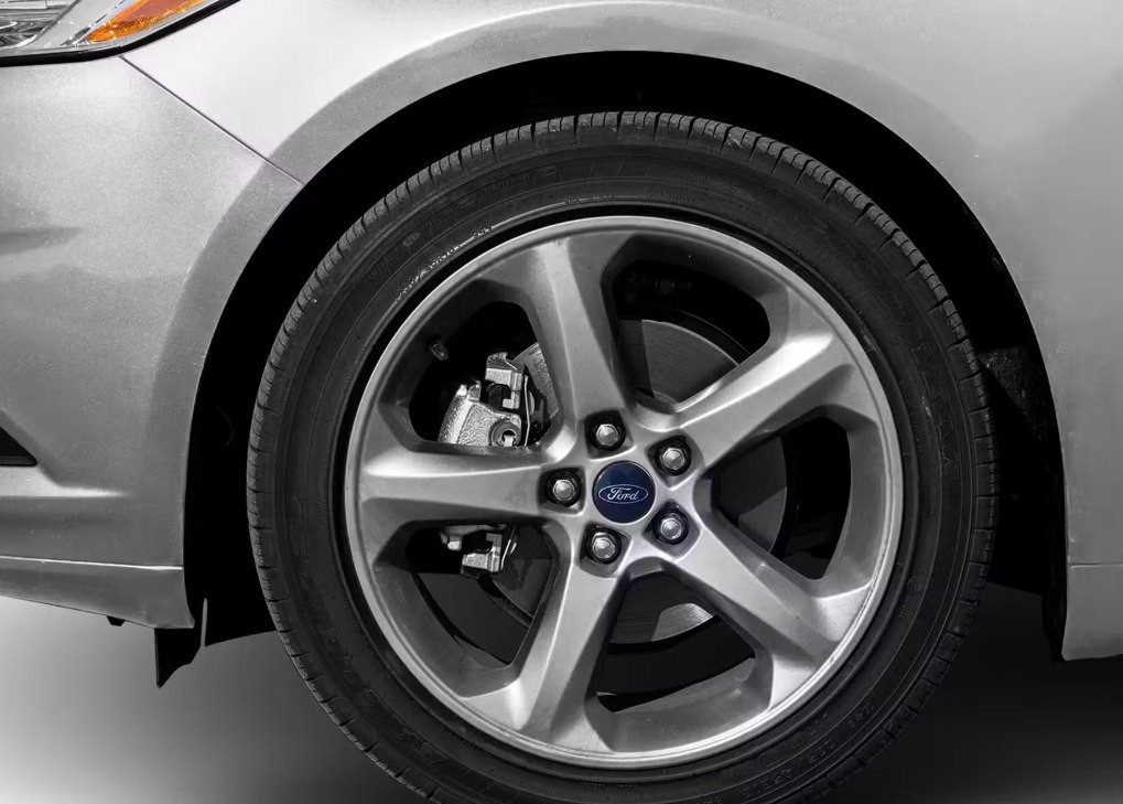 2016 Ford Fusion Image 12