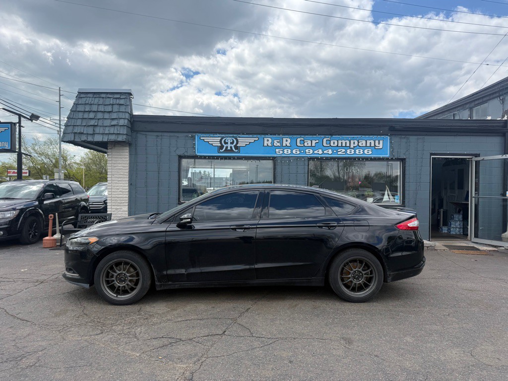 2016 Ford Fusion Image 2