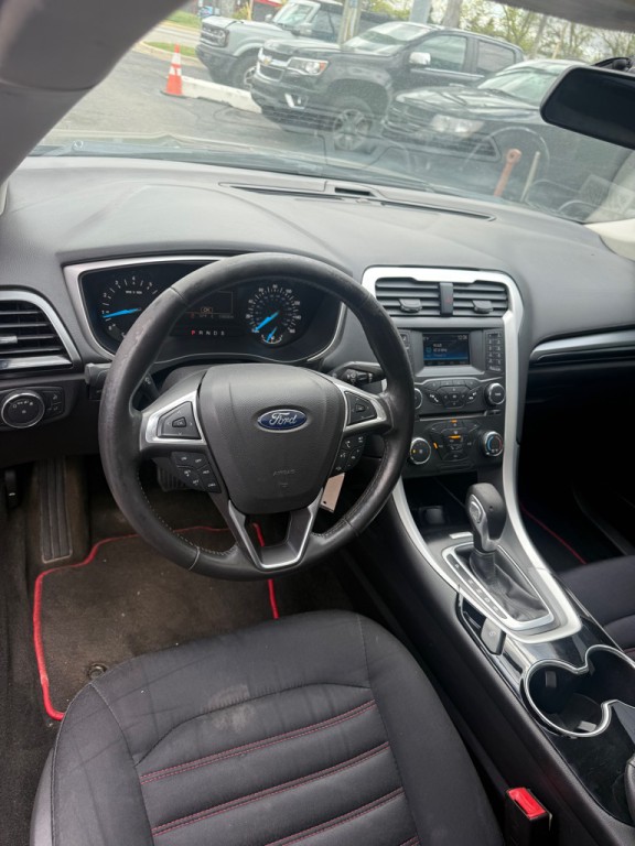 2016 Ford Fusion Image 9
