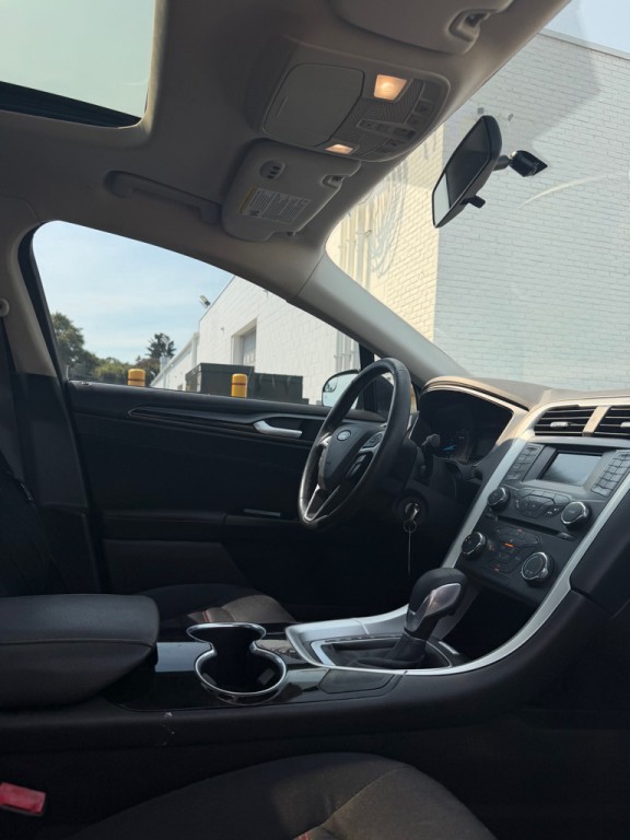 2016 Ford Fusion Image 10