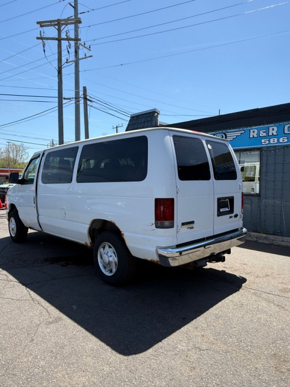 2011 Ford Econoline Image 3
