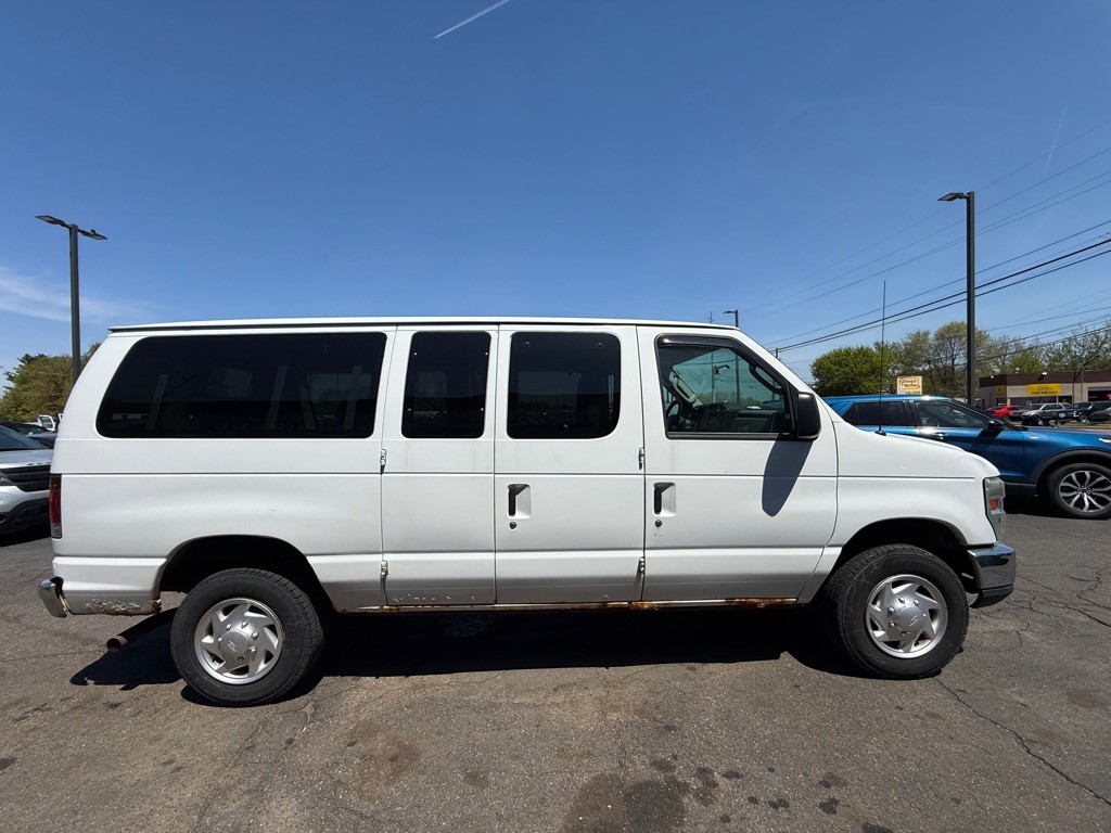 2011 Ford Econoline Image 6