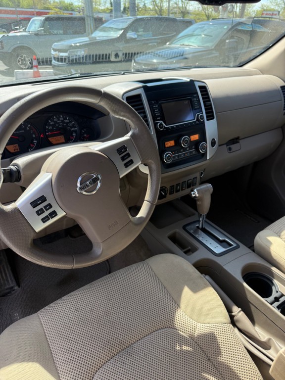 2015 Nissan Frontier Image 9