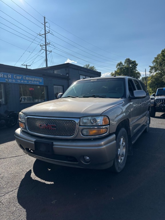 2003 GMC Yukon Image 1