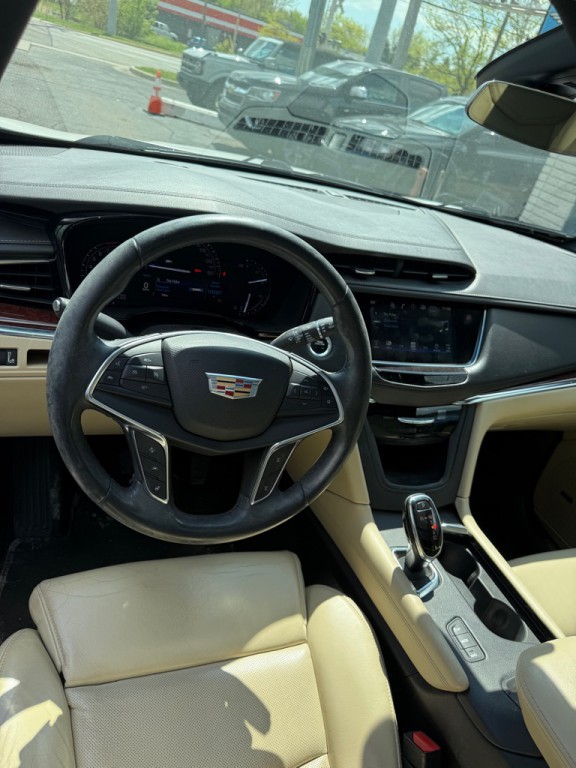 2017 Cadillac XT5 Image 9