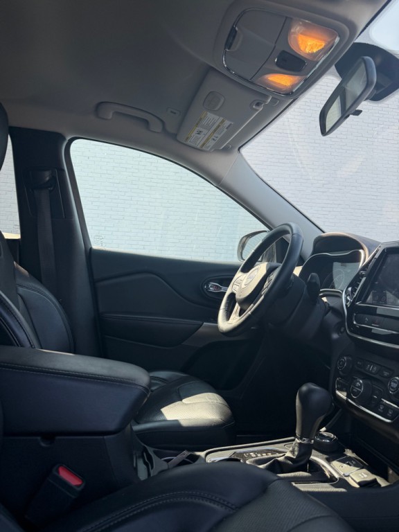 2019 Jeep Cherokee Image 9