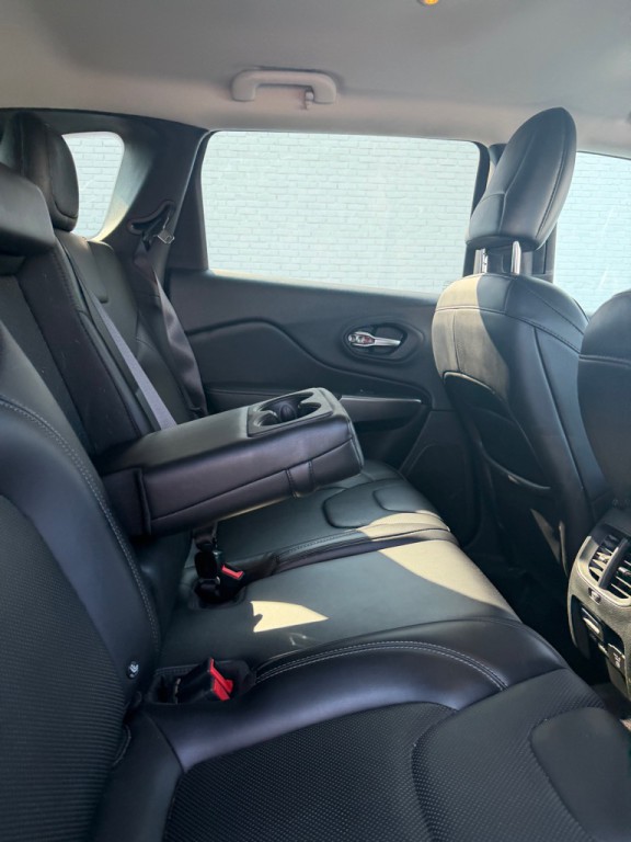 2019 Jeep Cherokee Image 10