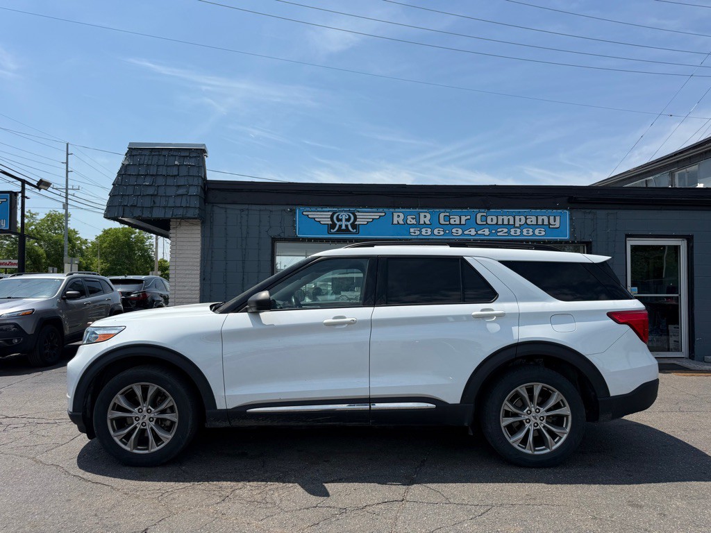 2020 Ford Explorer Image 2