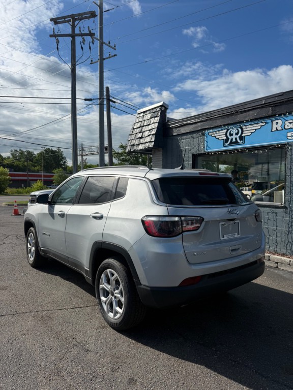 2025 Jeep Compass Image 3