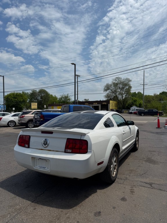 2008 Ford Mustang Image 5