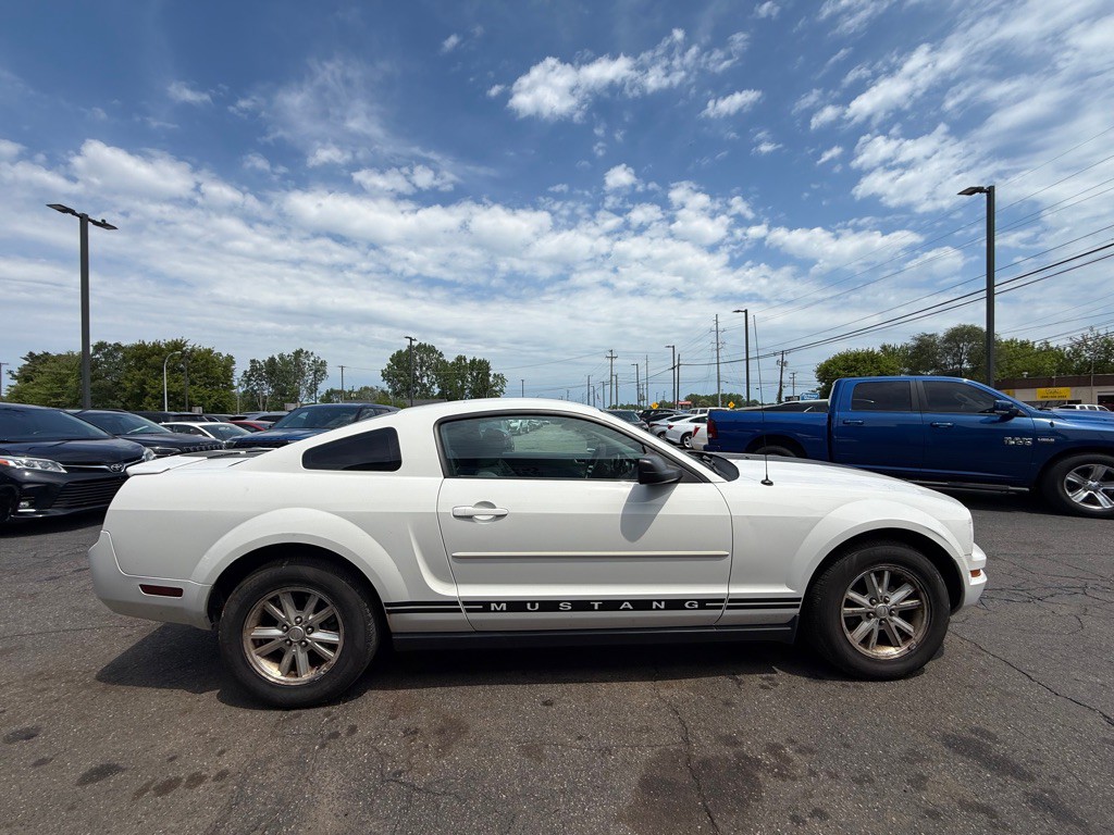 2008 Ford Mustang Image 6