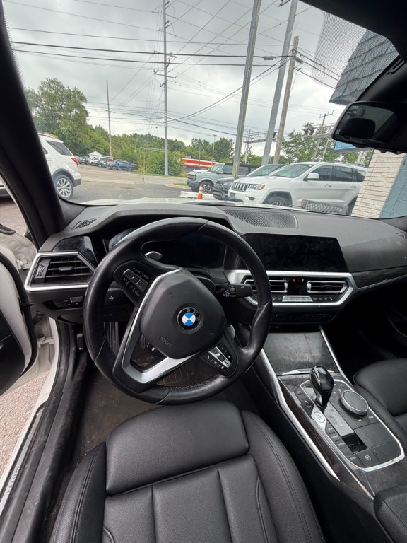 2021 BMW 3 Series Image 9