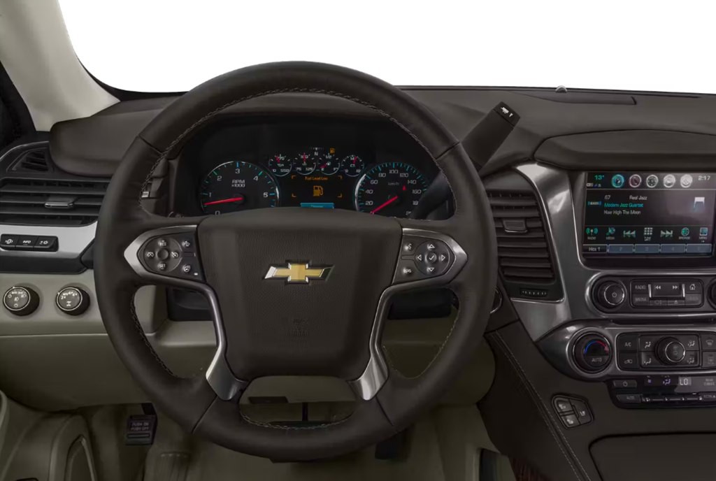 2019 Chevrolet Suburban Image 4