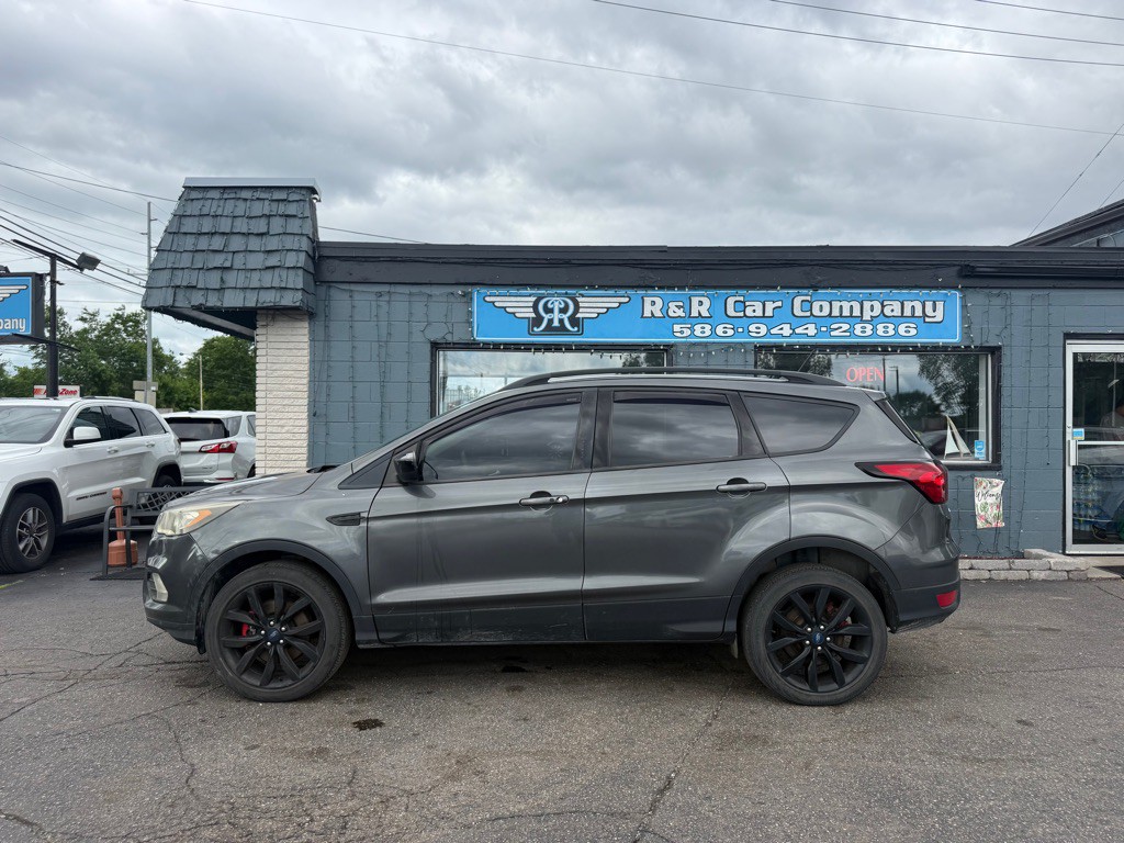 2019 Ford Escape Image 2