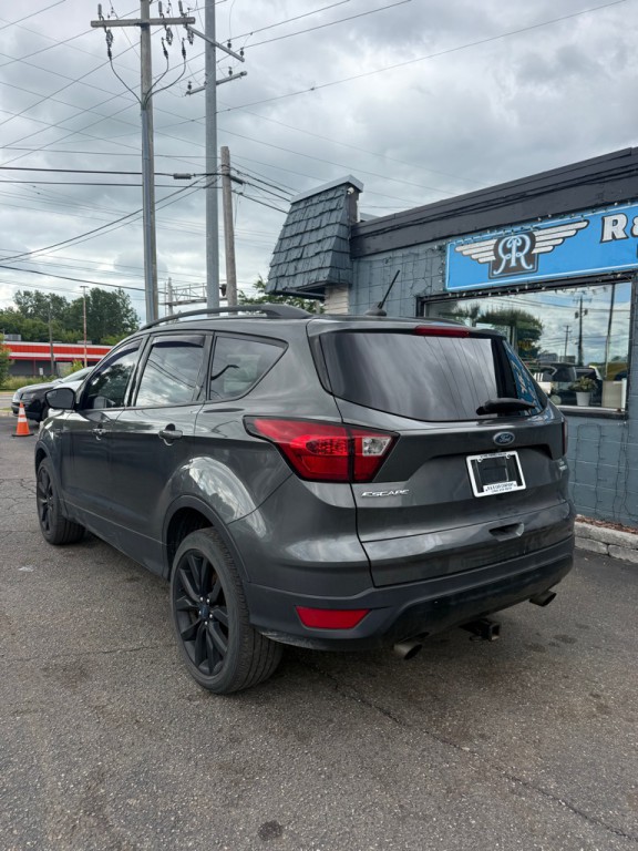 2019 Ford Escape Image 3