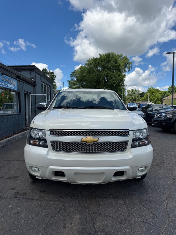 2010 Chevrolet Suburban Image 8