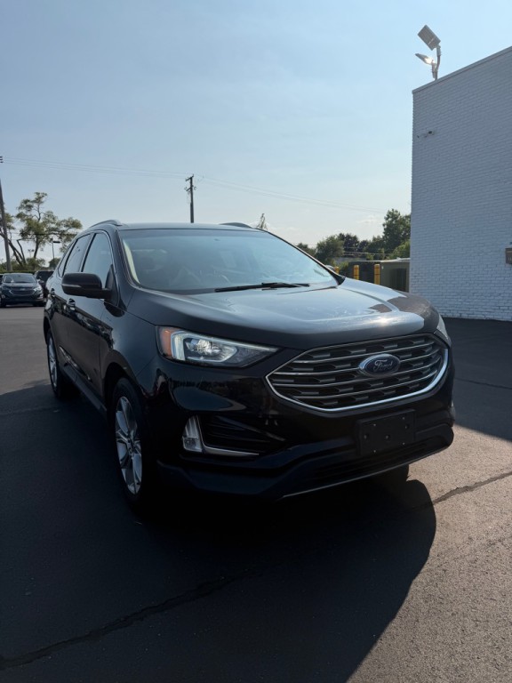 2019 Ford Edge Image 4