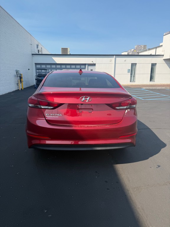 2017 Hyundai Elantra Image 4
