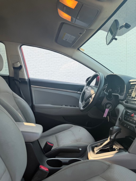 2017 Hyundai Elantra Image 9