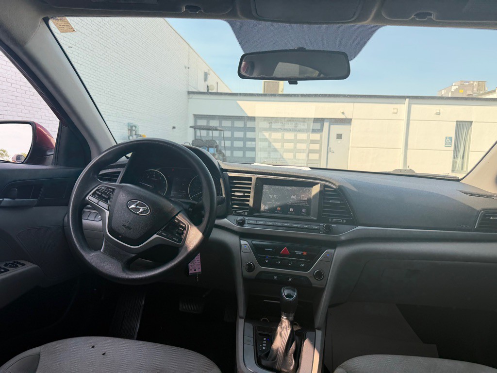 2017 Hyundai Elantra Image 11