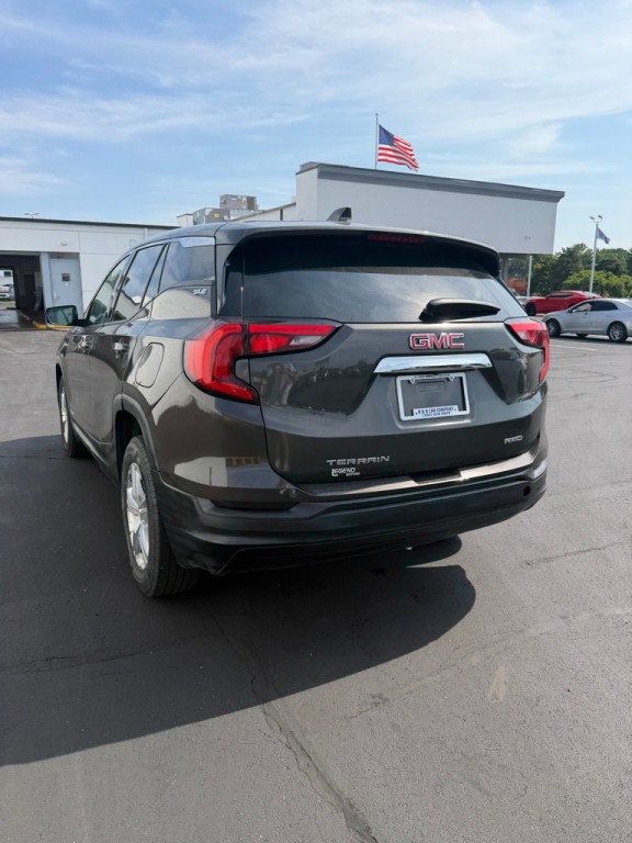 2020 GMC Terrain Image 3