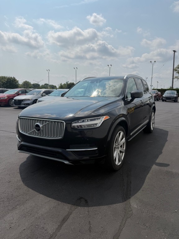 2017 Volvo XC90 Image 1